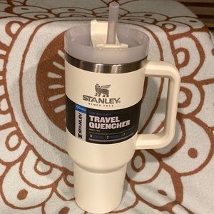 STANLEY QUENCHER TUMBLER NEW RELEASE CREAM 40oz